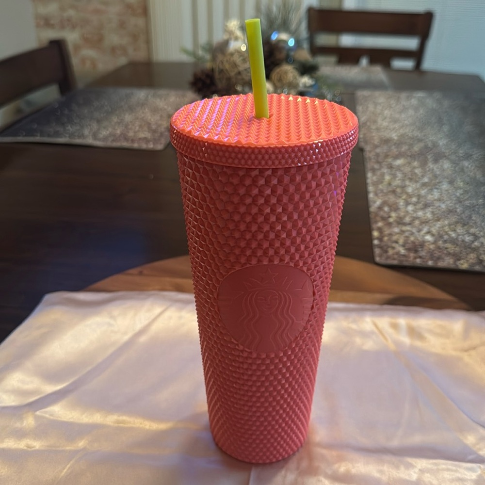 Starbucks studded 
pink Cup
24 oz.